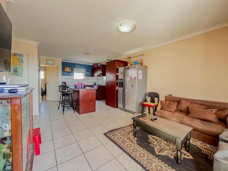 3 Bedroom Property for Sale in Pelikan Park Western Cape